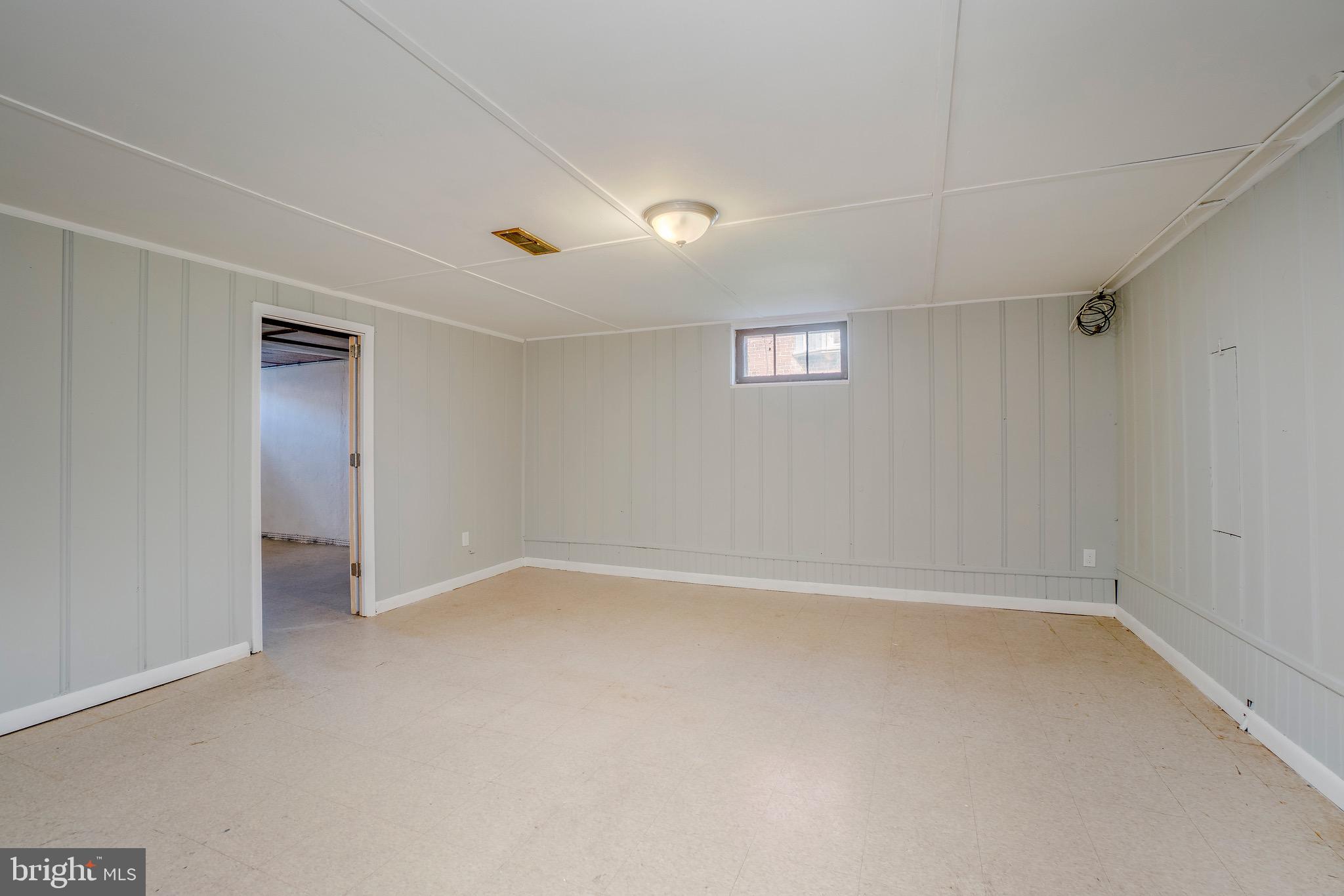 1330 Stonewood Road Baltimore, MD 21239 - Photo 29 of 38