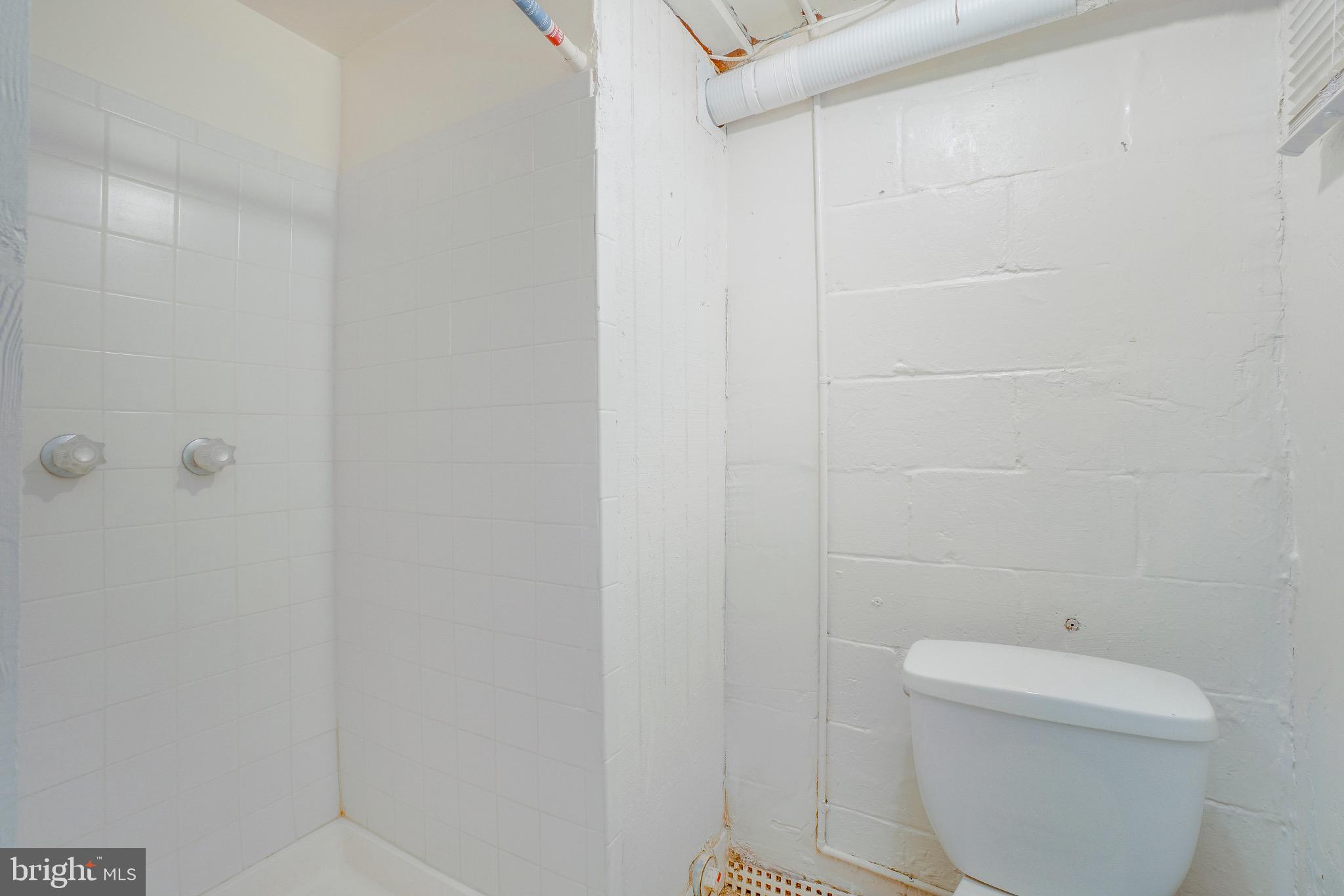 1330 Stonewood Road Baltimore, MD 21239 - Photo 35 of 38