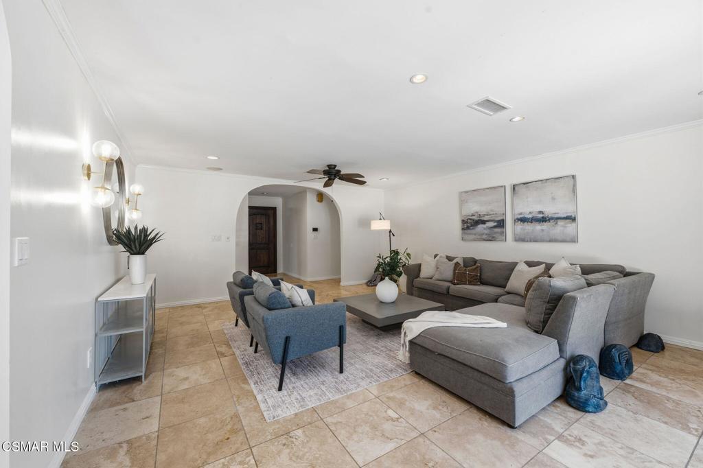897 Old Farm Road Thousand Oaks, CA 91360 - Photo 11 of 35