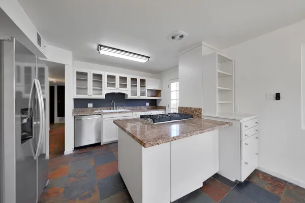 $2,700 | 7031 East Loma Land Drive, Scottsdale, AZ 85257