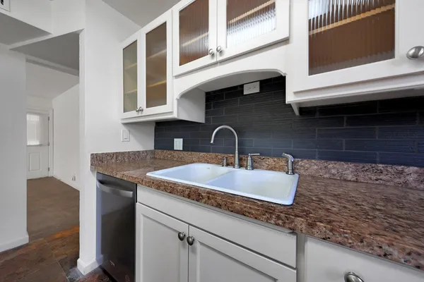 $2,700 | 7031 East Loma Land Drive, Scottsdale, AZ 85257