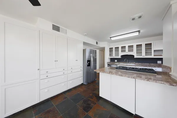 $2,700 | 7031 East Loma Land Drive, Scottsdale, AZ 85257