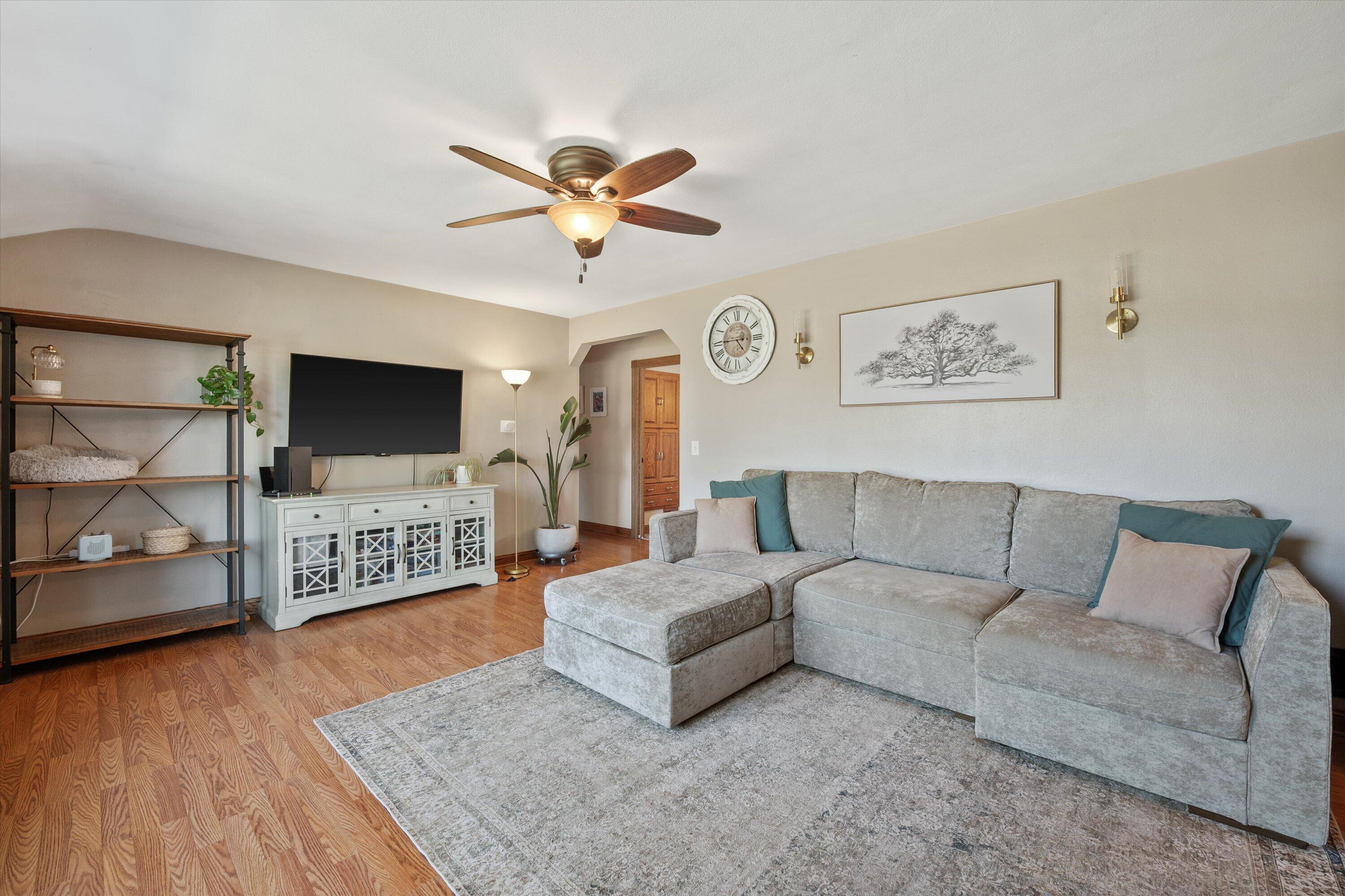 3048 North Newman Road Caledonia, WI 53406 - Photo 4 of 36 04-DSC4504