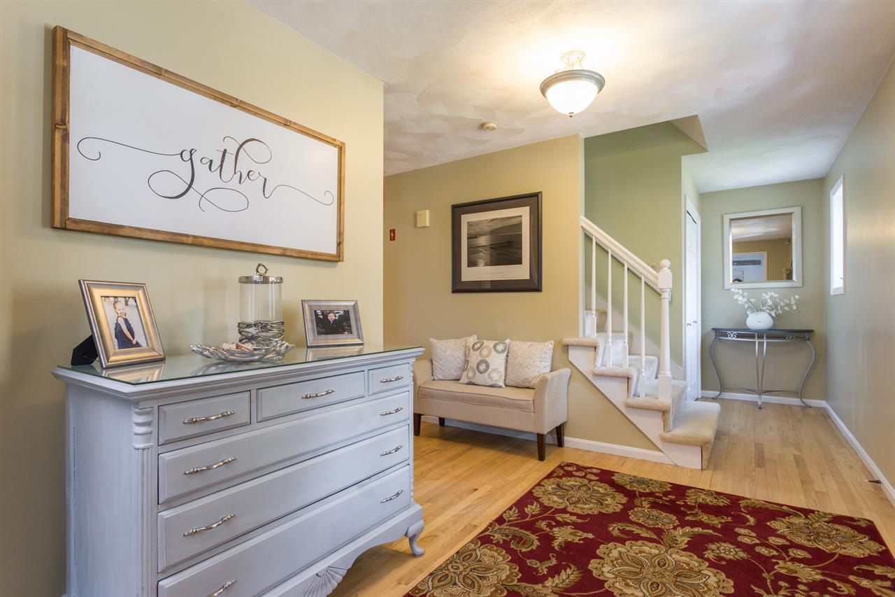 12 Hubbard Road Dover, NH 03820 - Photo 4 of 40