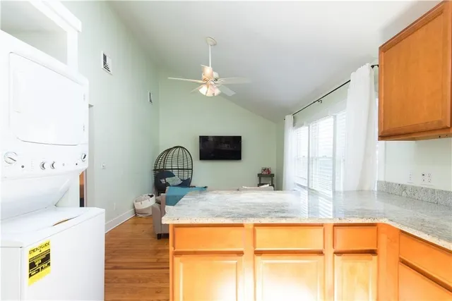 $2,300 | 393 Aquidneck Avenue, Middletown, RI 02842