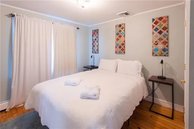 $2,300 | 393 Aquidneck Avenue, Middletown, RI 02842