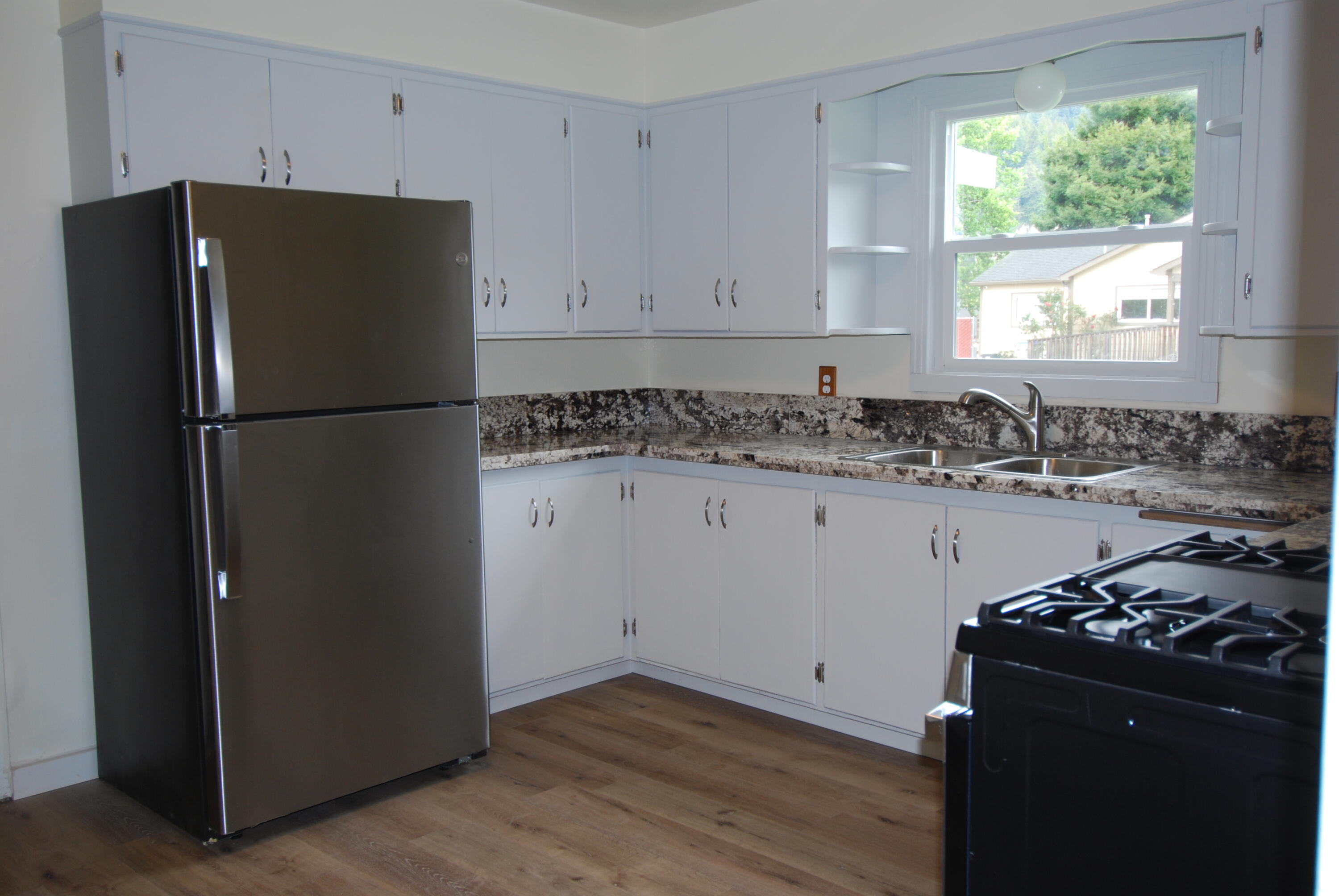 655 Rigby Avenue Rio Dell, CA 95562 - Photo 12 of 20 DSC_1528