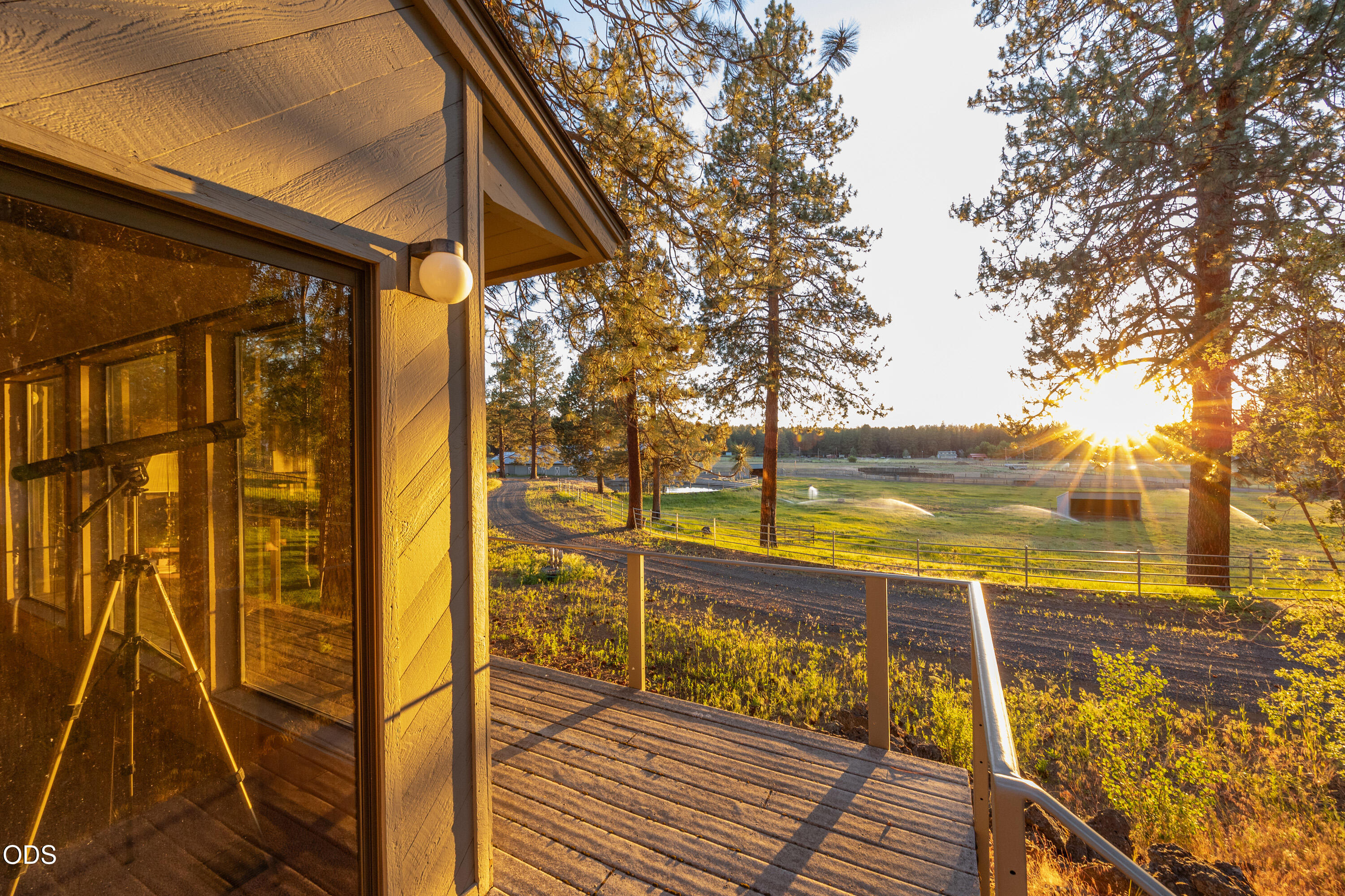 60266 Tekampe Road Bend, OR 97702 - Photo 4 of 56