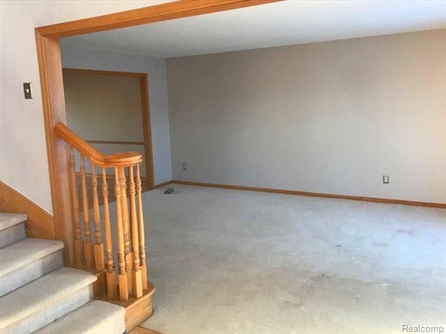 348 Oakbridge Drive Rochester, MI 48306 - Photo 10 of 35