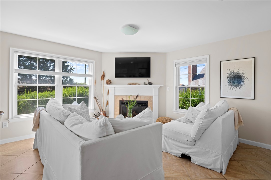 60 Philip Avenue Tiverton, RI 02878 - Photo 12 of 35