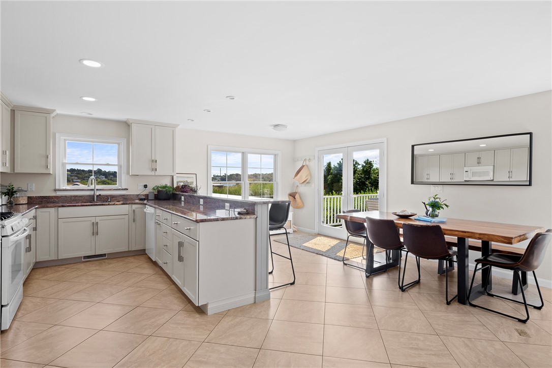 60 Philip Avenue Tiverton, RI 02878 - Photo 6 of 35