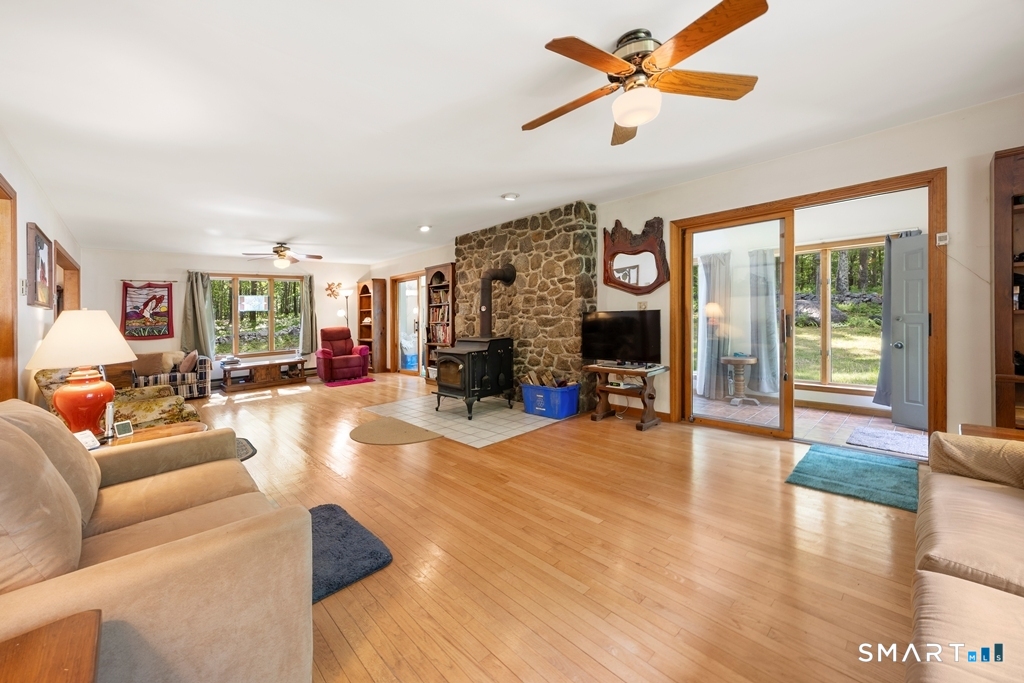 930 Spindle Hill Road Wolcott, CT 06716 - Photo 12 of 40 Living room
