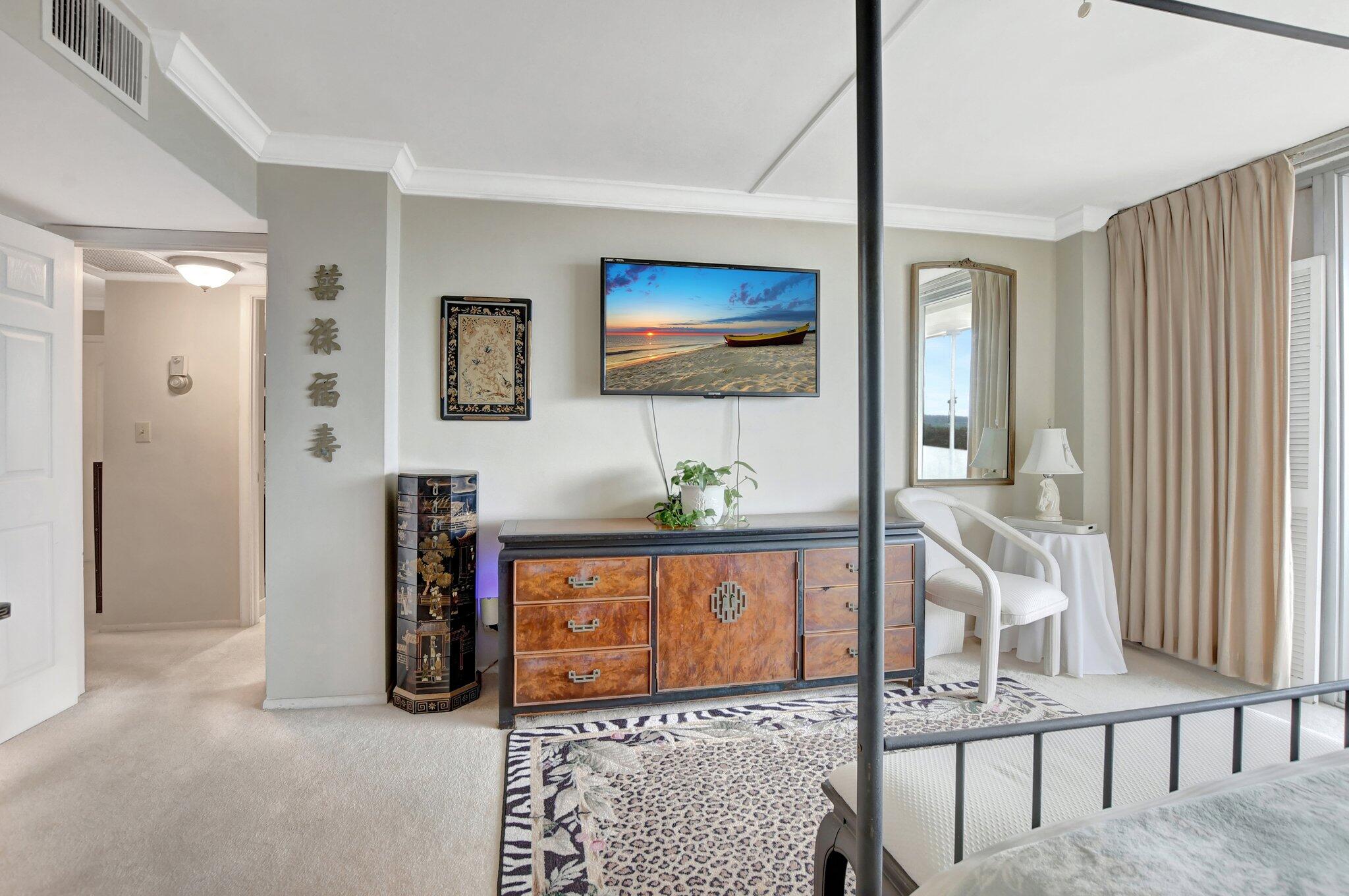 1180 South Ocean Boulevard, Unit 2E Boca Raton, FL 33432 - Photo 16 of 58 18-web-or-mls-DSC_1146