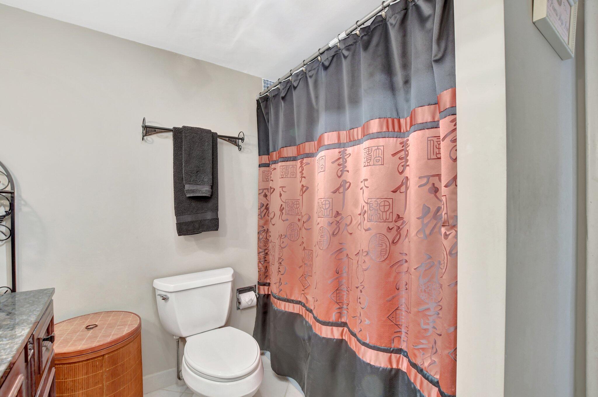 1180 South Ocean Boulevard, Unit 2E Boca Raton, FL 33432 - Photo 19 of 58 21-web-or-mls-DSC_1161