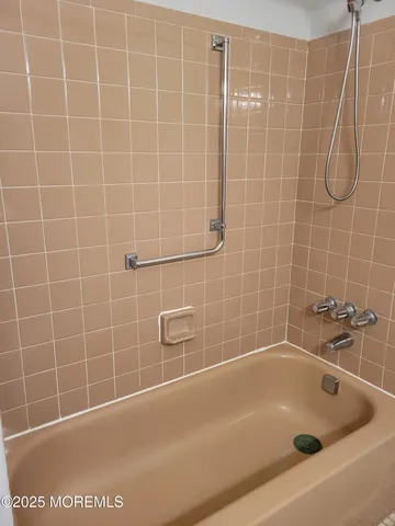 $2,400 | 43 Rodhos Street, Toms River, NJ 08757