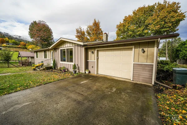 $310,000 | 814 8th Street, Kamiah, ID 83536