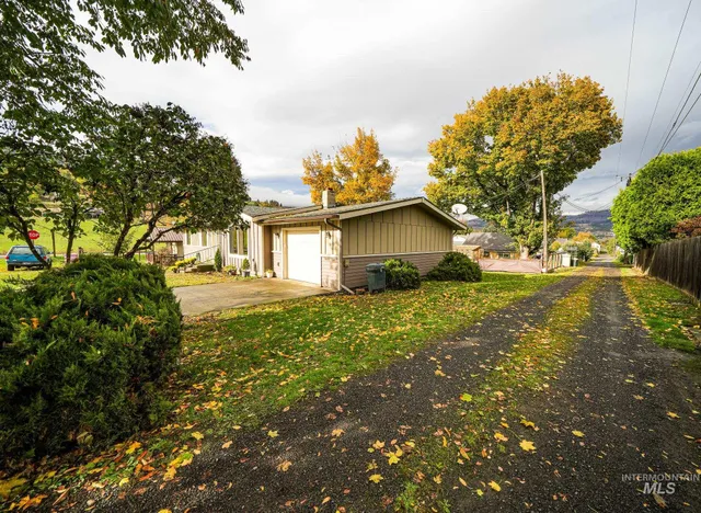 $310,000 | 814 8th Street, Kamiah, ID 83536