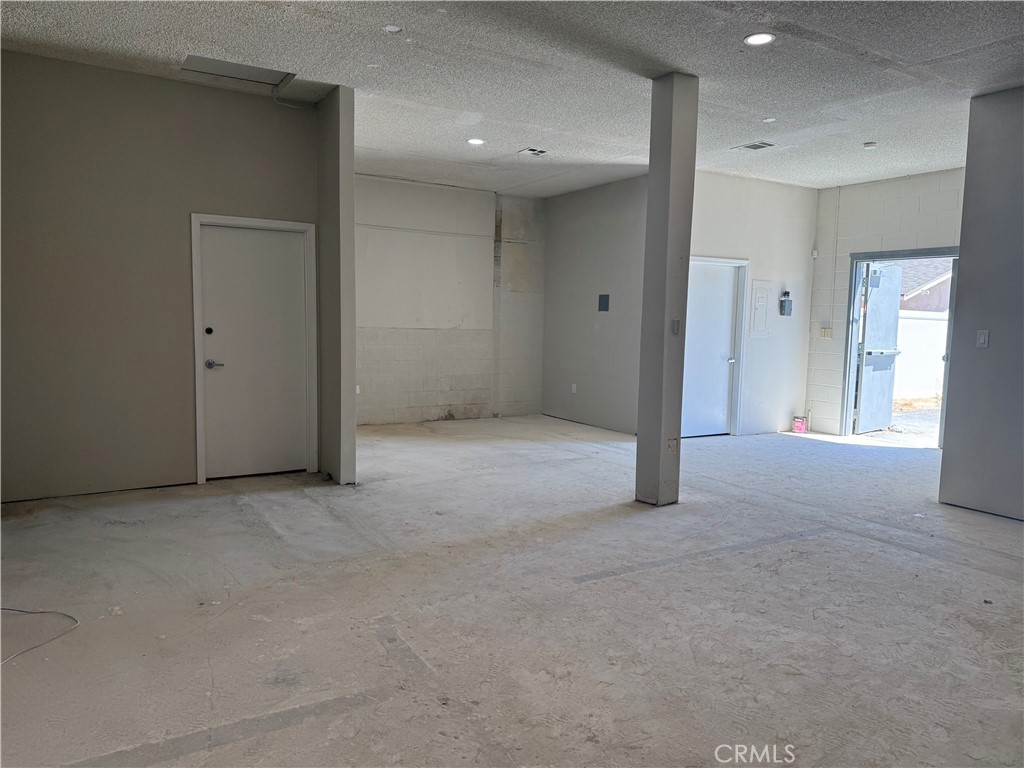 4943 La Sierra Avenue Riverside, CA 92505 - Photo 3 of 29 Back Room