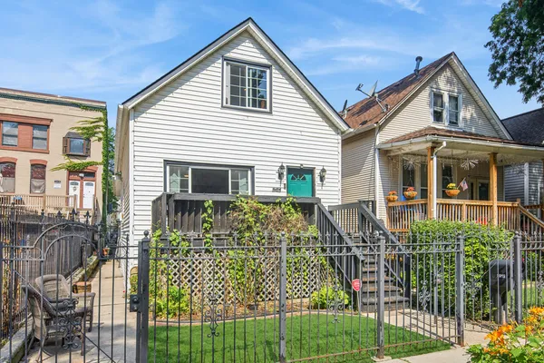 $611,000 | 2016 North Whipple Street, Chicago, IL 60647