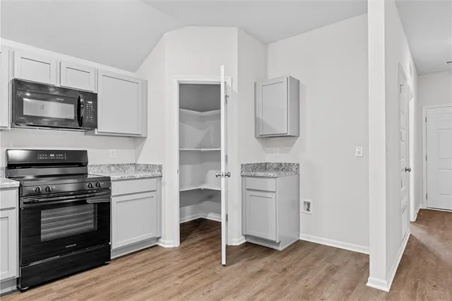 $336,320 | 452 Rock Creek Drive, Tonganoxie, KS 66086