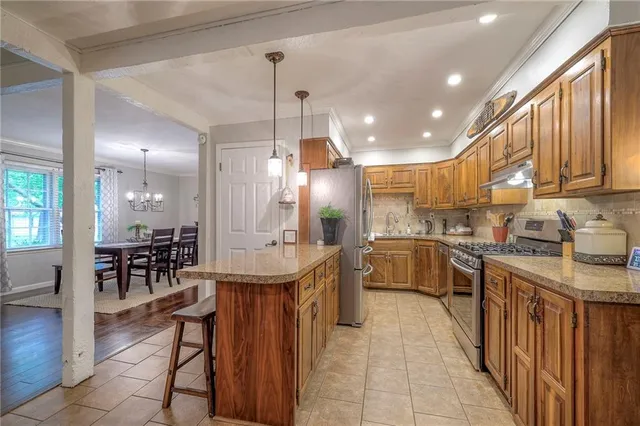 $700,000 | 7540 West 197th Street, Stilwell, KS 66085