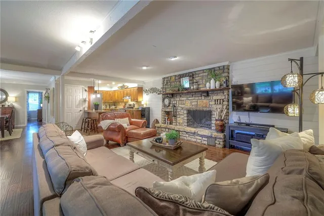 $700,000 | 7540 West 197th Street, Stilwell, KS 66085