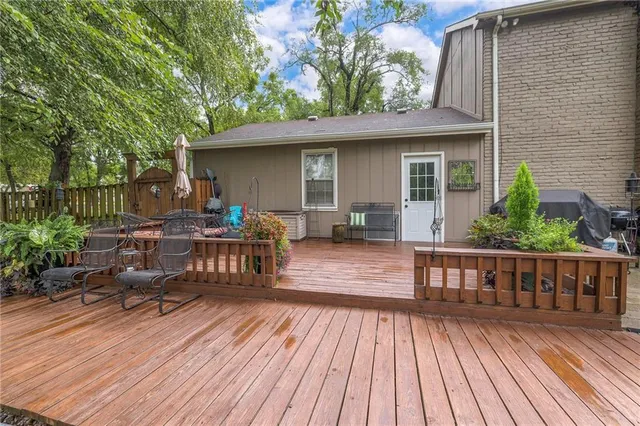 $700,000 | 7540 West 197th Street, Stilwell, KS 66085