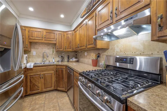 $700,000 | 7540 West 197th Street, Stilwell, KS 66085