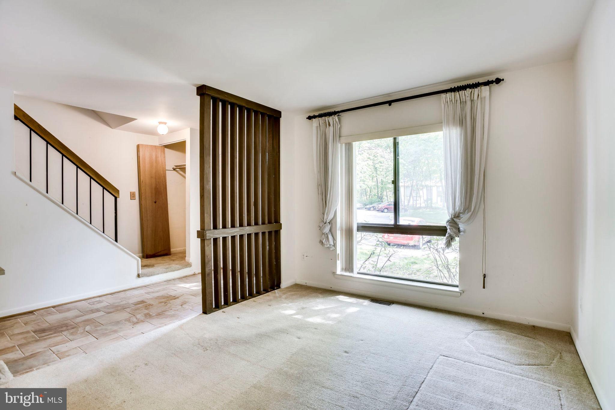 11904 Barrel Cooper Court Reston, VA 20191 - Photo 5 of 47 Living room