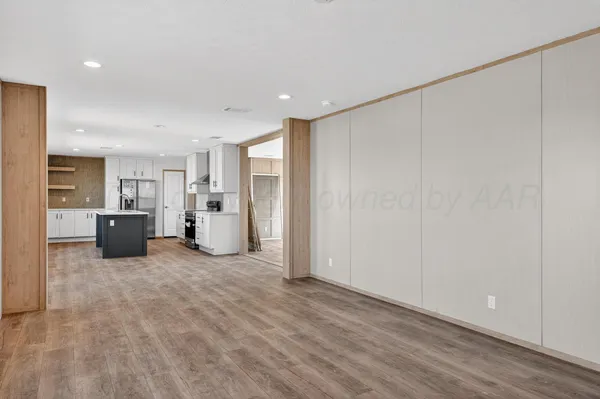 a view of a livingroom with furniture