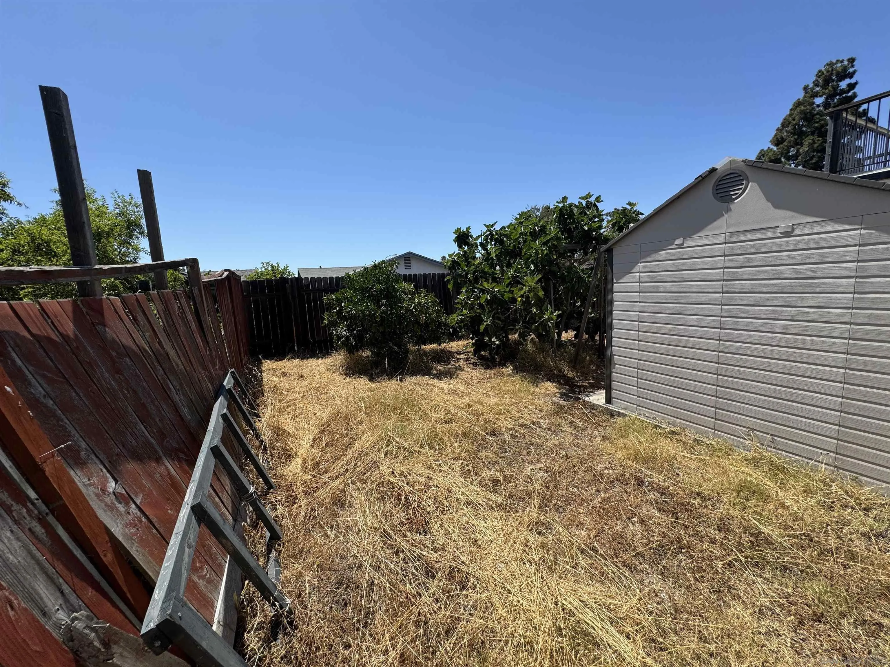 10490 Stanfield Circle San Diego, CA 92126 - Photo 20 of 21 a view of outdoor space and yard