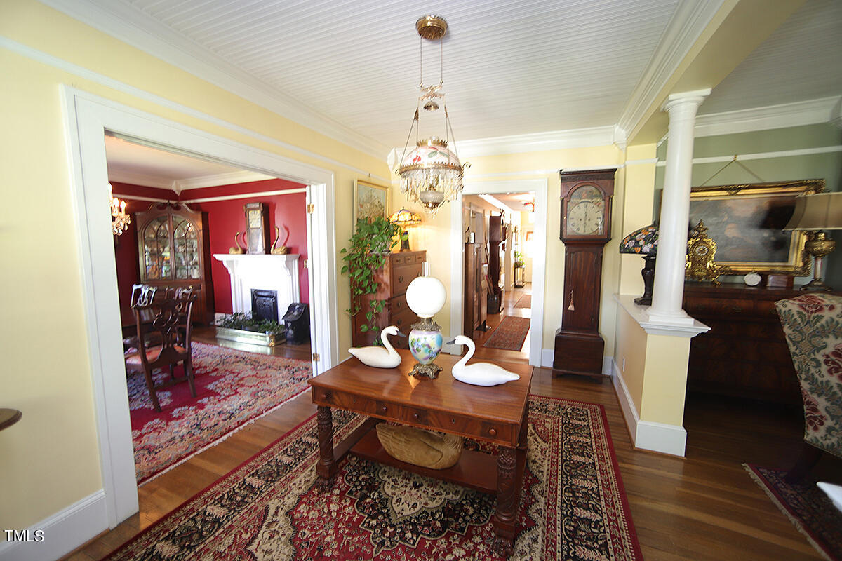 101 South Main Street Wendell, NC 27591 - Photo 8 of 22 Entrance foyer