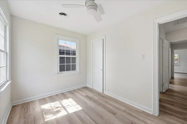 $2,250 | 519 South 13th Street, Nederland, TX 77627