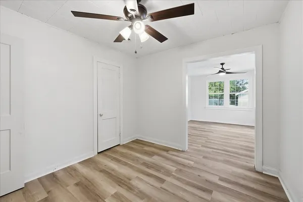 $2,250 | 519 South 13th Street, Nederland, TX 77627
