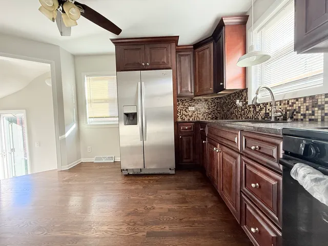 $2,595 | 5850 South Neva Avenue, Chicago, IL 60638