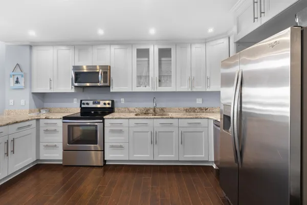 $3,300 | 909 South Ponce De Leon Boulevard, St. Augustine, FL 32084
