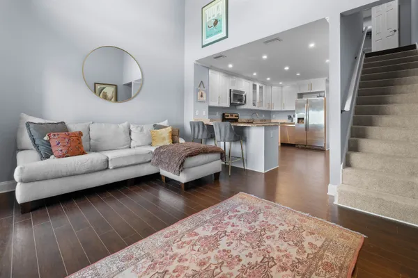 $3,300 | 909 South Ponce De Leon Boulevard, St. Augustine, FL 32084