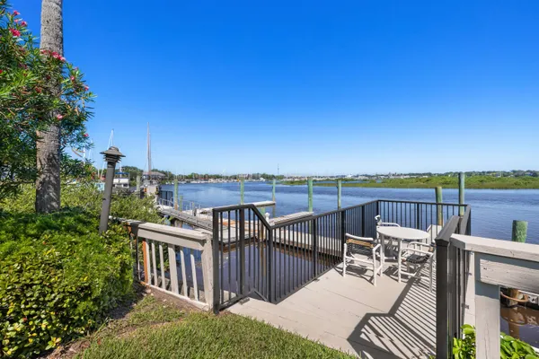 $3,300 | 909 South Ponce De Leon Boulevard, St. Augustine, FL 32084