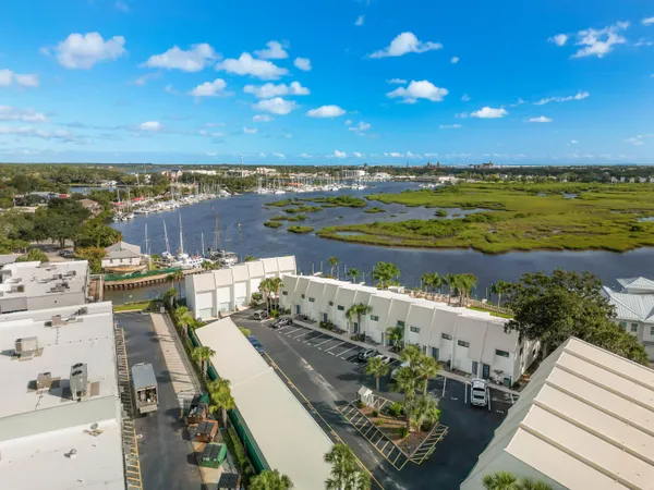 $3,300 | 909 South Ponce De Leon Boulevard, St. Augustine, FL 32084