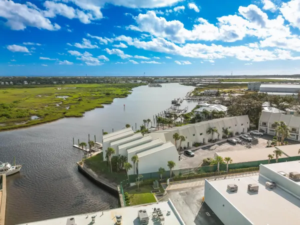 $3,300 | 909 South Ponce De Leon Boulevard, St. Augustine, FL 32084