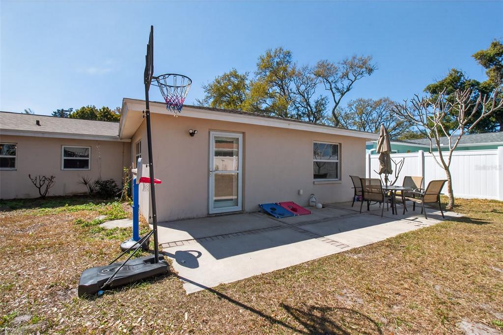 10427 124th Terrace Largo, FL 33773 - Photo 23 of 27