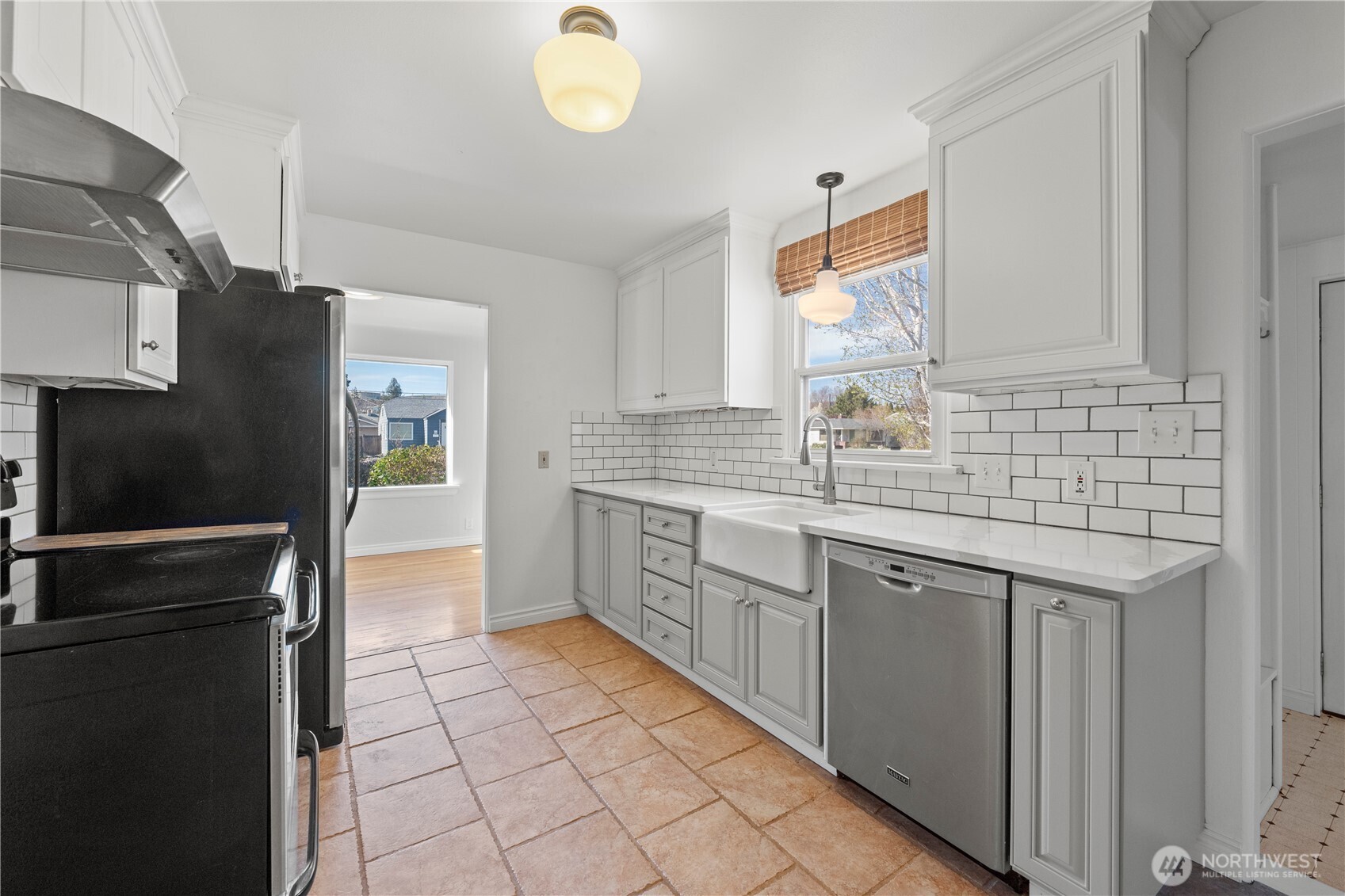 222 D Street Southwest Ephrata, WA 98823 - Photo 22 of 40 a kitchen with stainless steel appliances granite countertop a sink stove and refrigerator