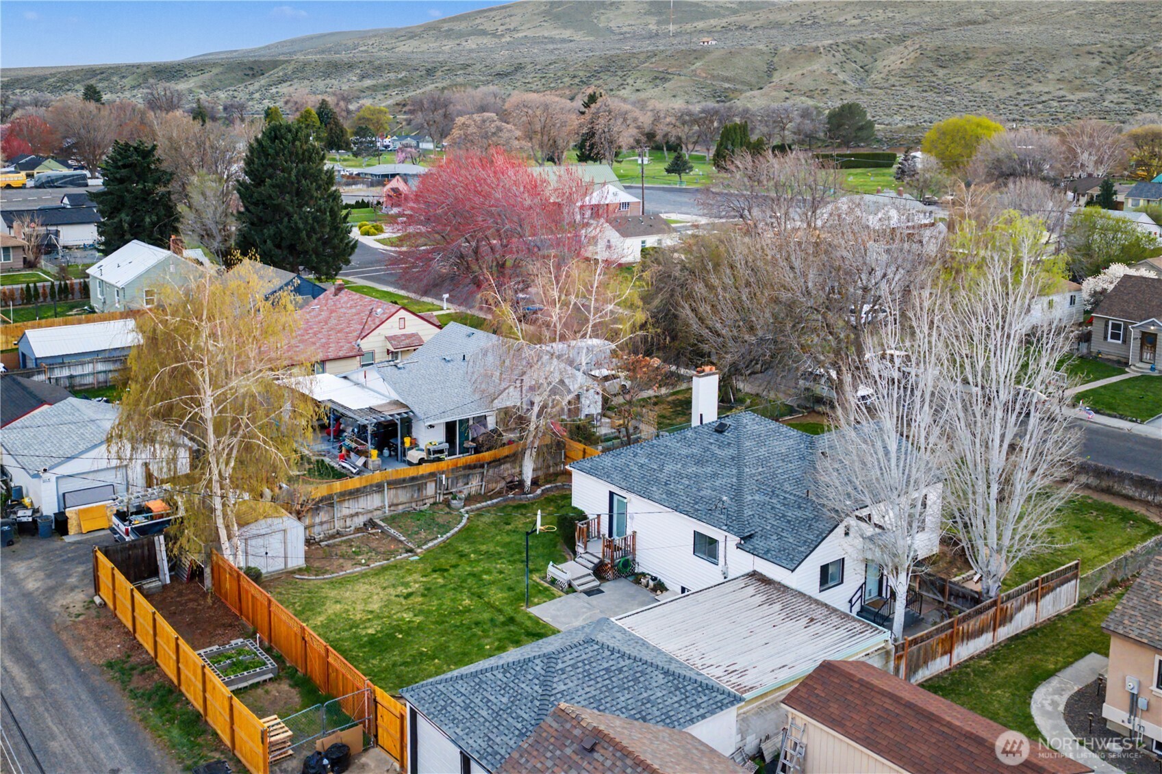 222 D Street Southwest Ephrata, WA 98823 - Photo 36 of 40 an aerial view of a house with a swimming pool