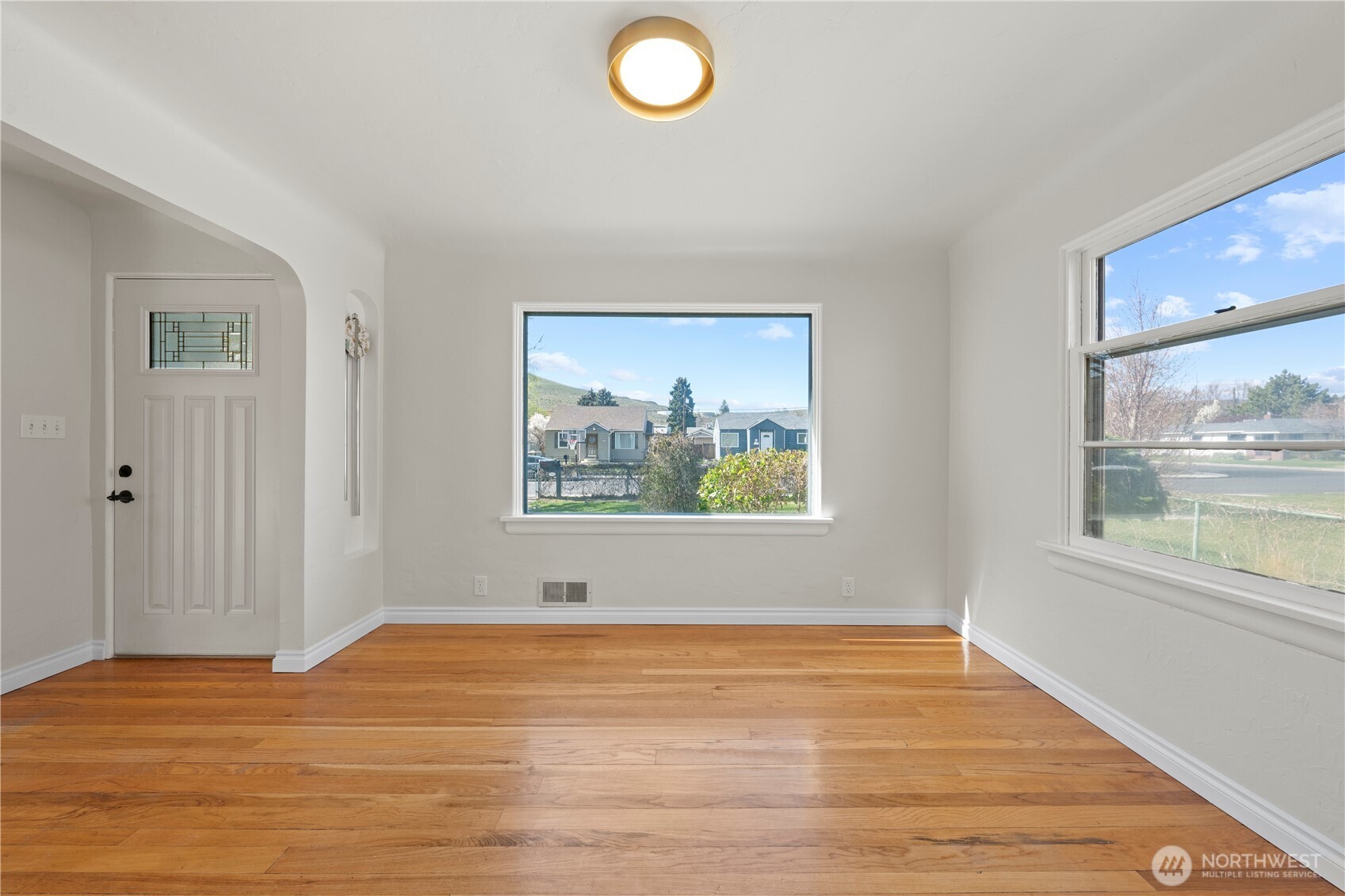 222 D Street Southwest Ephrata, WA 98823 - Photo 9 of 40 a view of a room with wooden floor and window