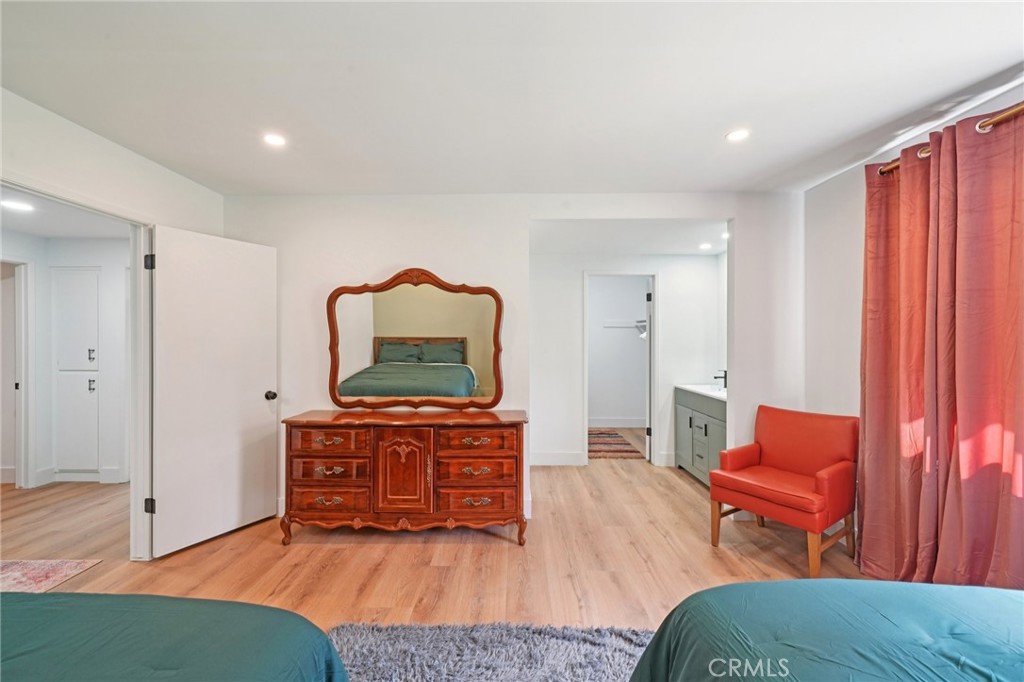 1500 Country Club Drive Riverside, CA 92506 - Photo 20 of 39 a living room with furniture