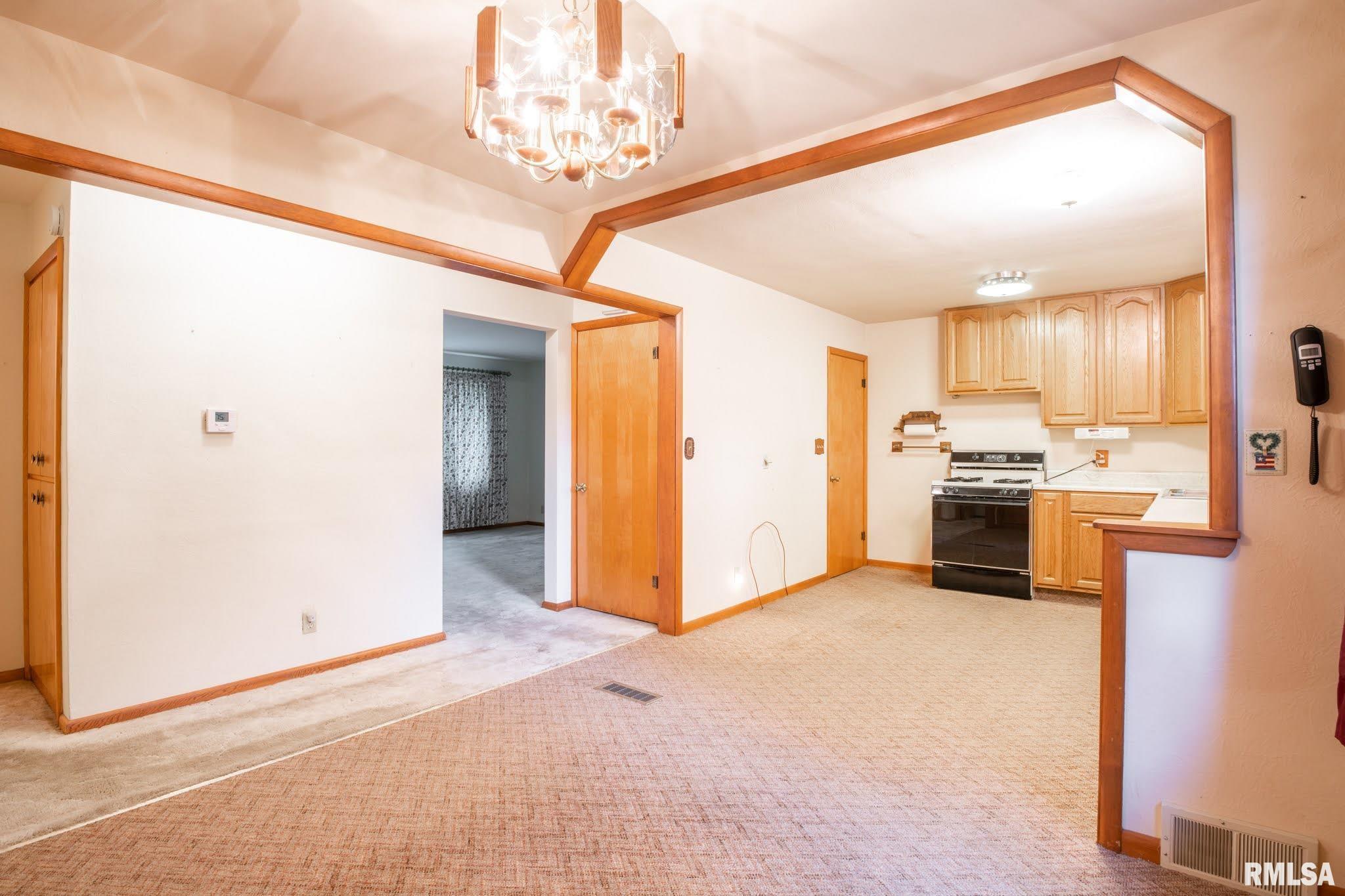 1503 James Road Pekin, IL 61554 - Photo 12 of 36 Gallery Image 12