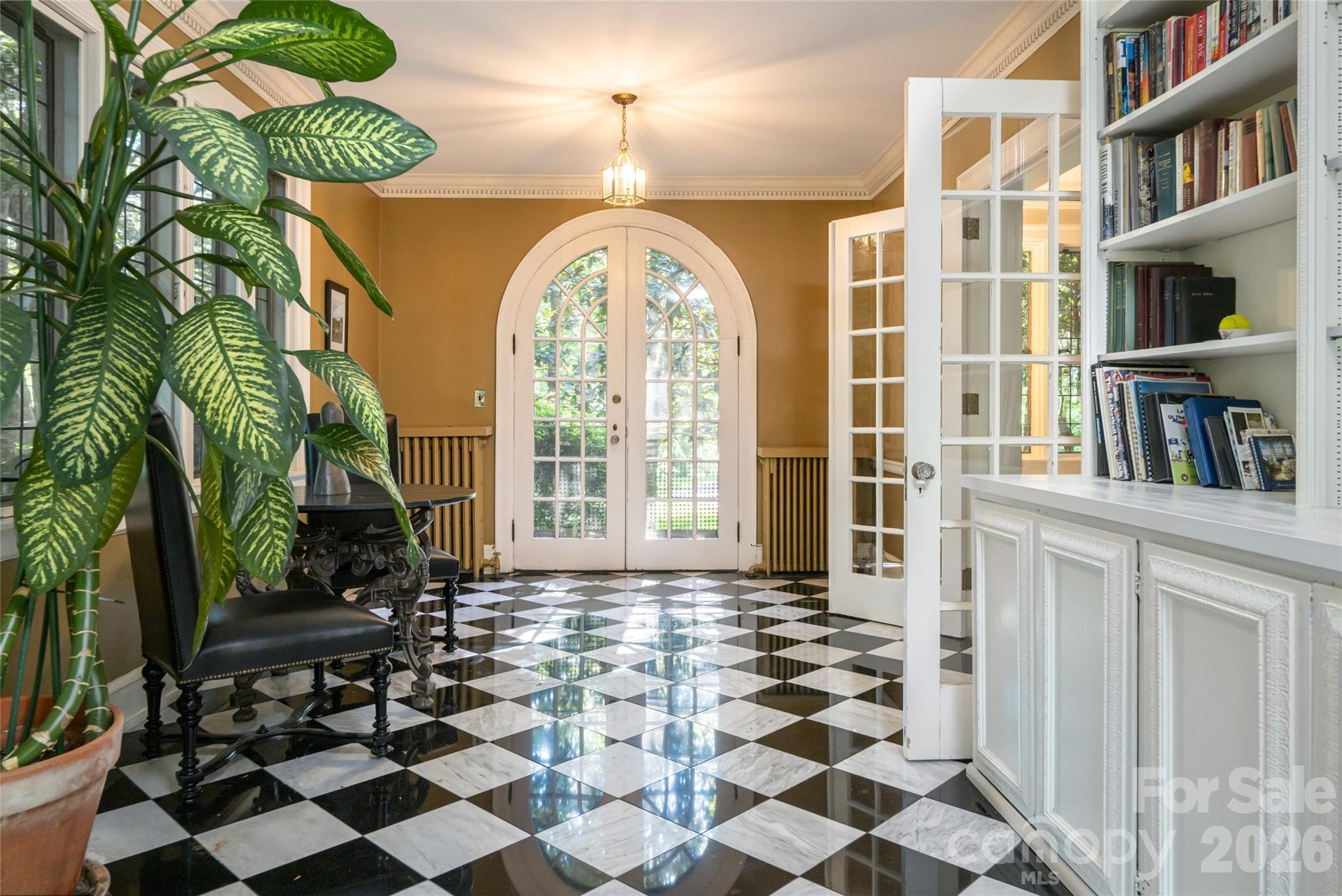 334 Vanderbilt Road Biltmore Forest, NC 28803 - Photo 7 of 48