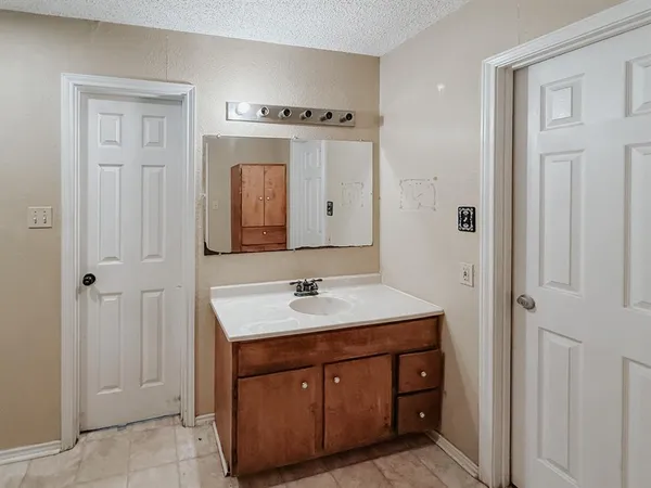 $174,900 | 237 Tall Timber Loop, Whitney, TX 76692