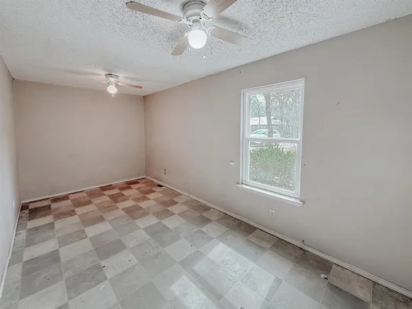 $174,900 | 237 Tall Timber Loop, Whitney, TX 76692