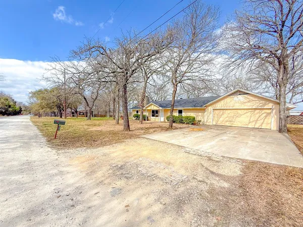 $174,900 | 237 Tall Timber Loop, Whitney, TX 76692